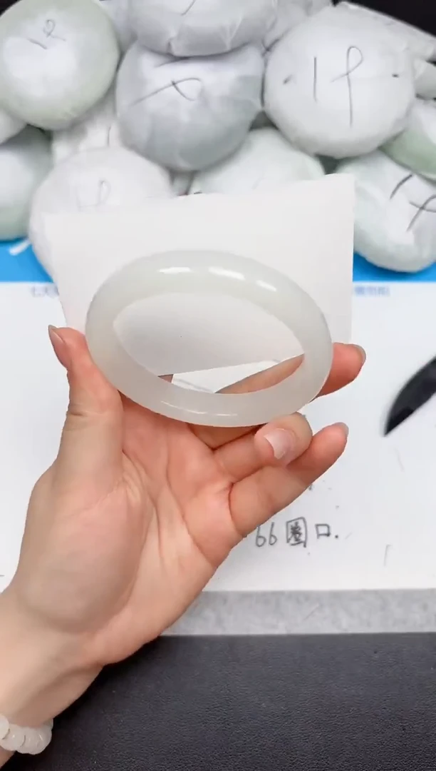 未镶嵌手镯石英质玉45/5758