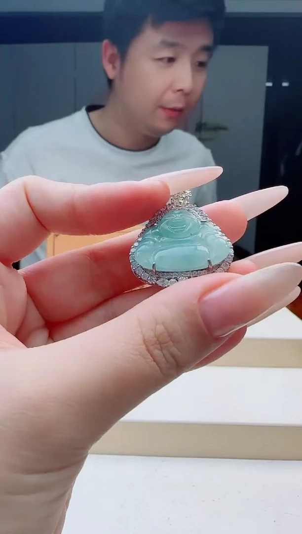 颈饰未镶嵌翡翠多样性发其中一
