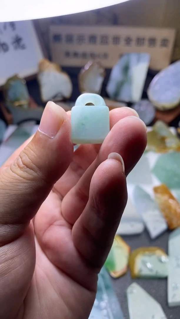 未镶嵌定制翡翠天然缅甸翡翠A货