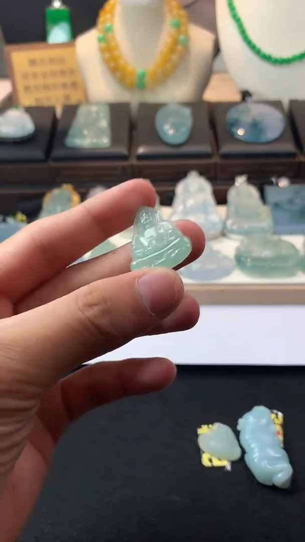 未镶嵌定制翡翠?**忠    S毛货不退不换