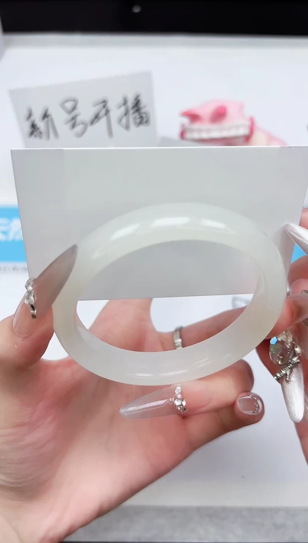 石英质玉手镯未镶嵌342-56