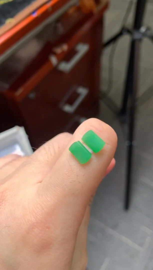 未镶嵌定制翡翠裸玉