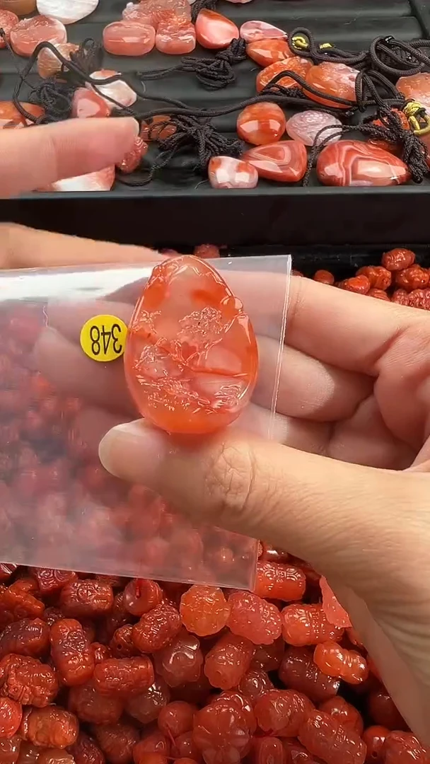颈饰未镶嵌南红玛瑙1
