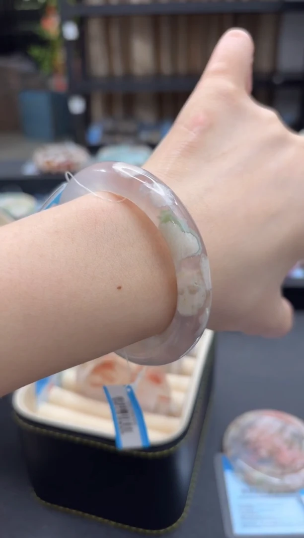 未镶嵌手镯石英质玉759(55圈赠送镯心)