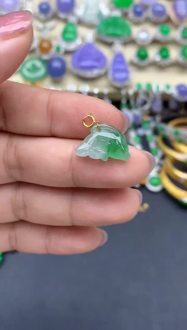 翡翠18K金镶嵌颈饰175--春日珠宝