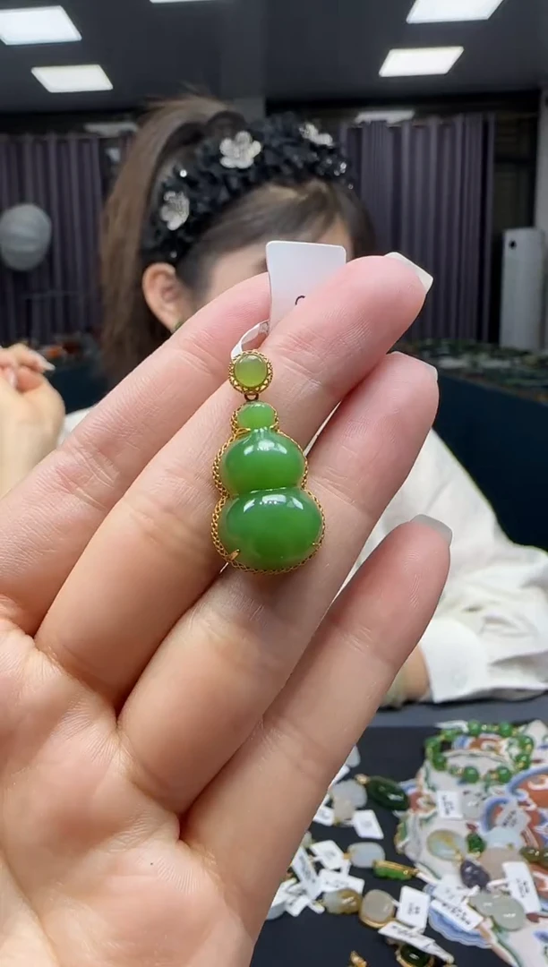 和田玉18K金镶嵌挂件1