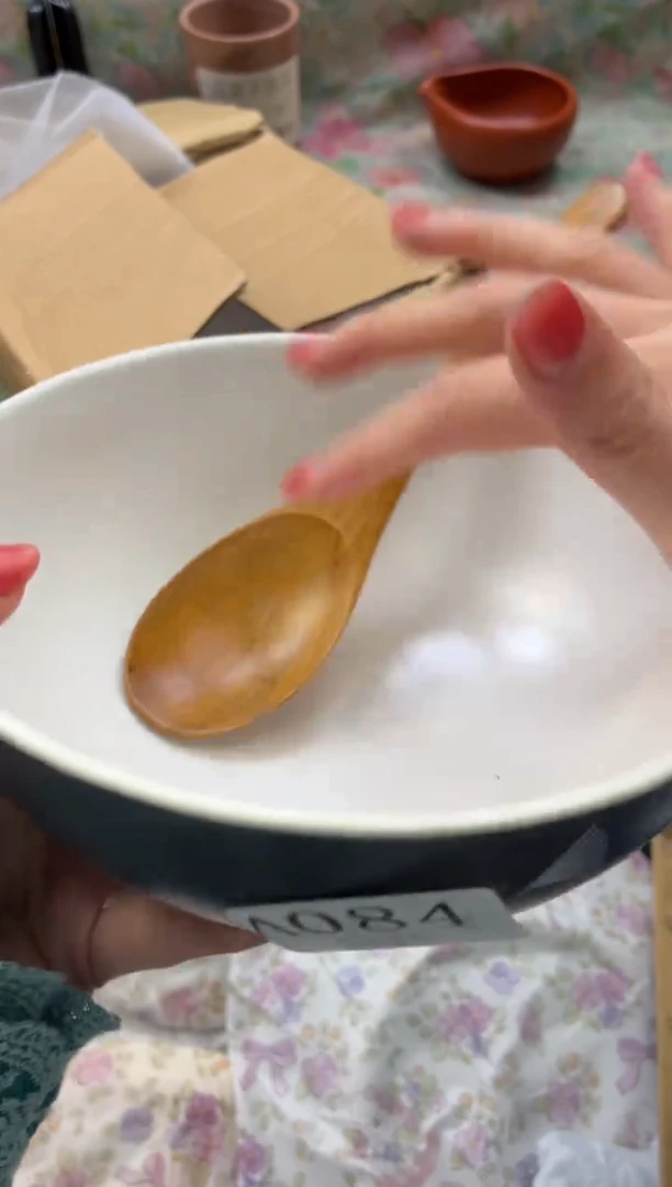 瓷片鲁****座       A084*