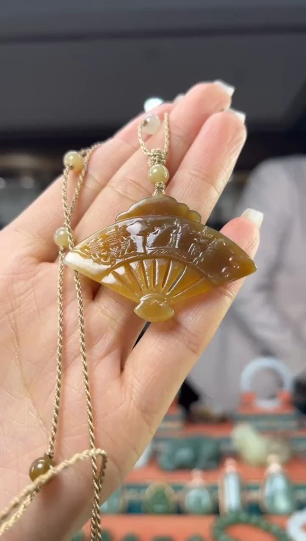 颈饰未镶嵌和田玉佩佩