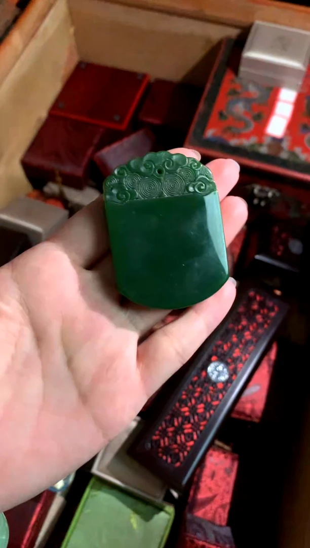 颈饰未镶嵌和田玉（碧玉）润玉潭精品专属摆件