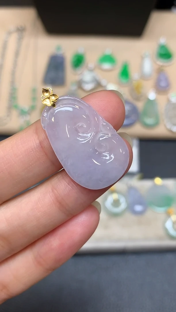 颈饰18K金镶嵌翡翠如意【无服务费