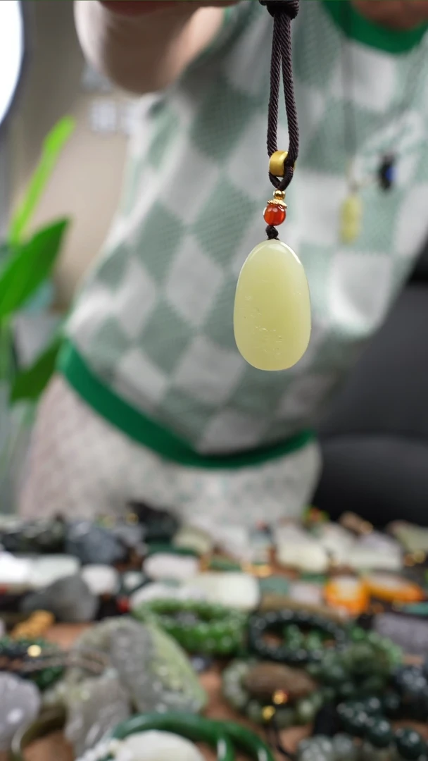 和田玉未镶嵌吊坠(赠链)和田玉吊坠