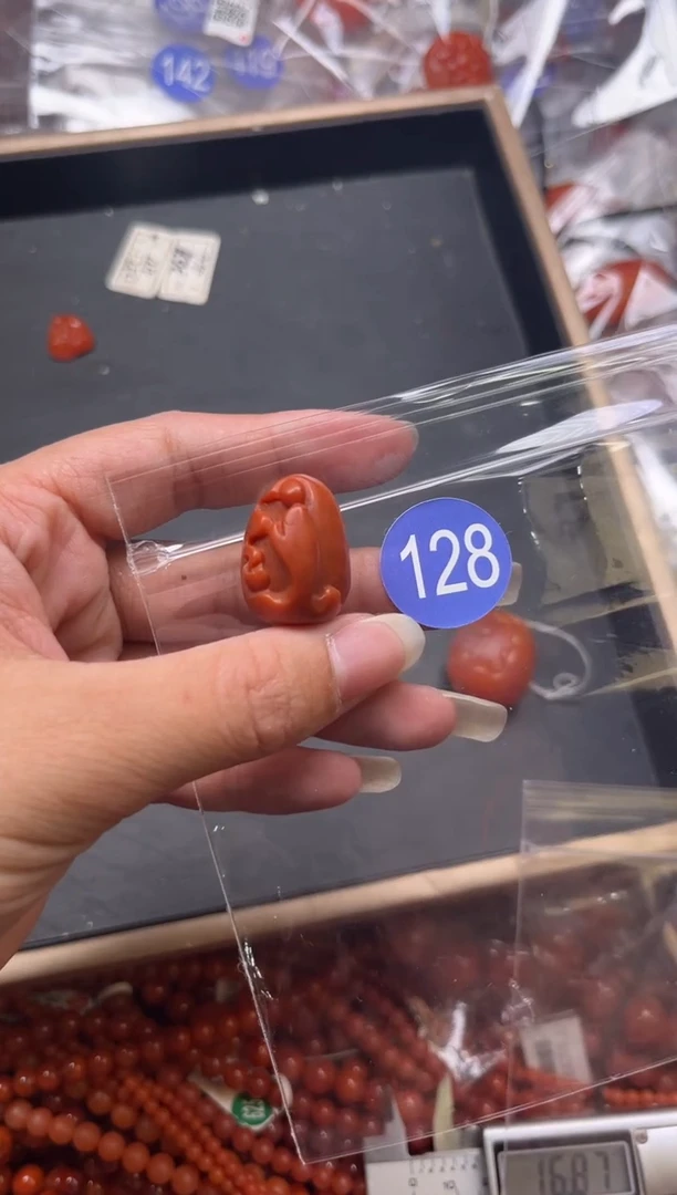 南红玛瑙未镶嵌珠宝奇石128