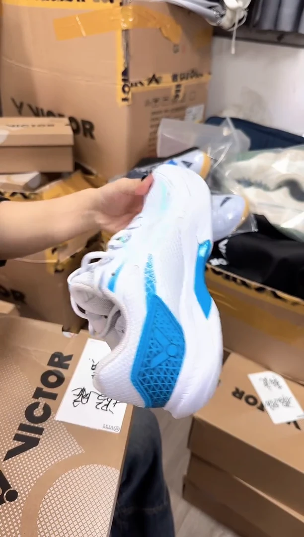 32 正品微瑕 240 38码