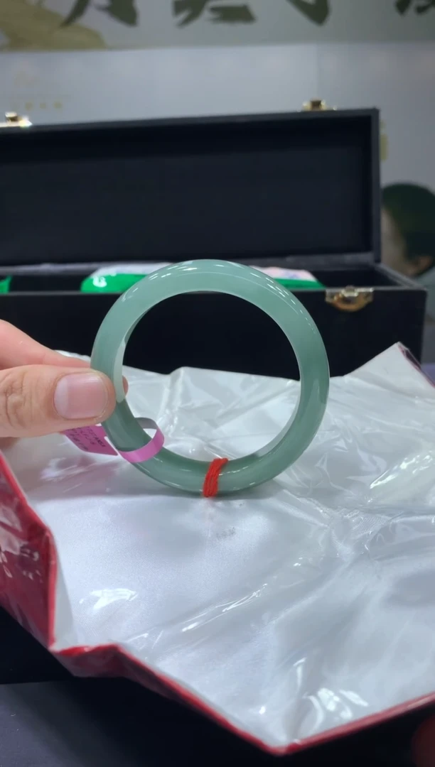 未镶嵌手镯翡翠翡翠手镯