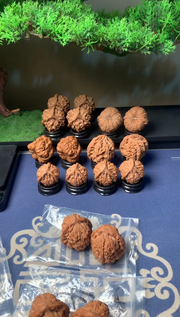 【闪购商品】文玩核桃吊坠40南疆石