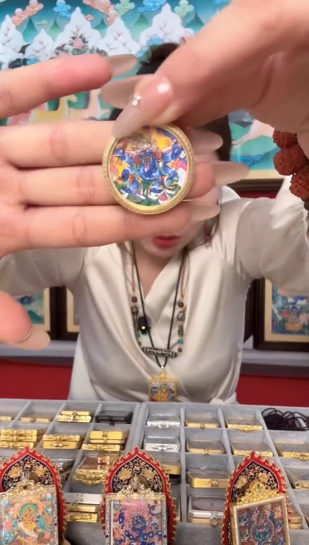 吊坠六臂大黑-热贡纯手绘唐卡