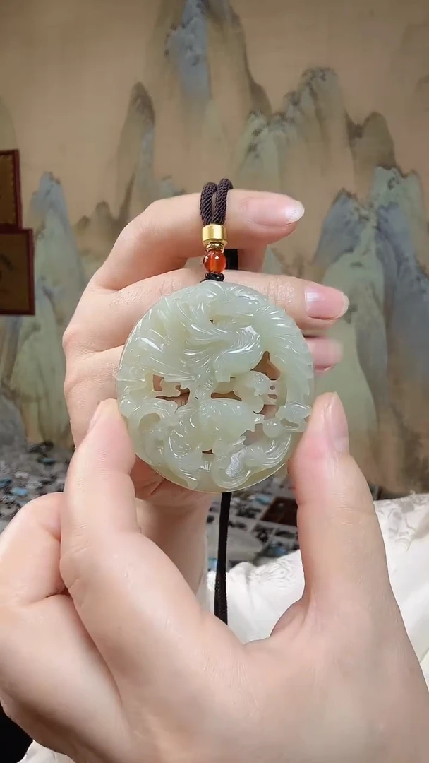 和田玉未镶嵌颈饰.