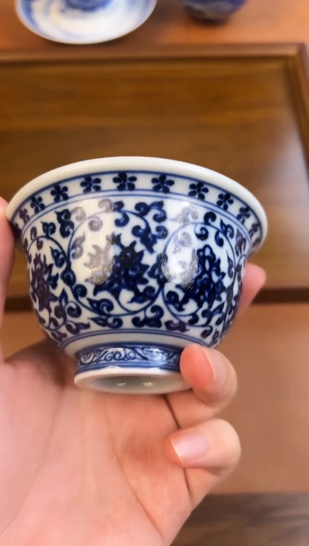 问青坊纯手工手绘青花缠枝莲柴窑压手杯