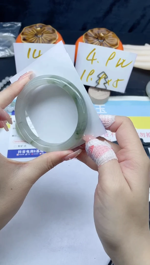 【闪购商品】石英质玉手镯未镶嵌192-58.6