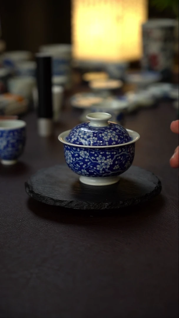 景德镇全手工手绘冰梅纹盖碗