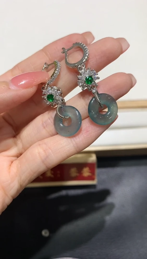 【闪购商品】翡翠吊坠(不含链)未镶嵌1团购