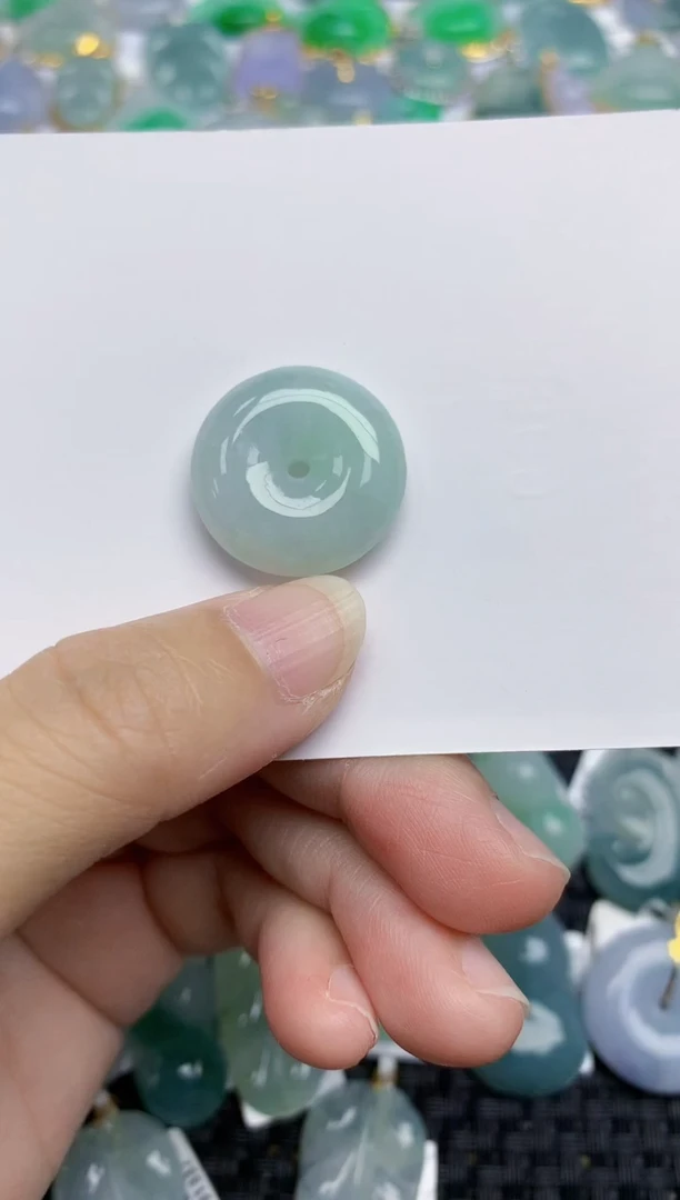 翡翠未镶嵌颈饰天然翡翠A货