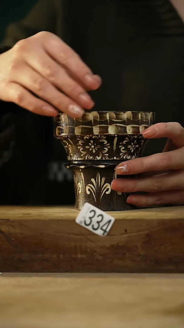 【闪购商品】瓷片新品！设计师款手绘/咖啡杯 听歌