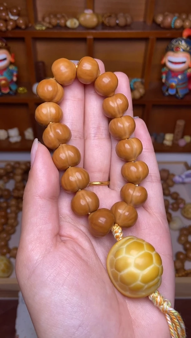 把件猴头核桃屁桃＋富甲手持