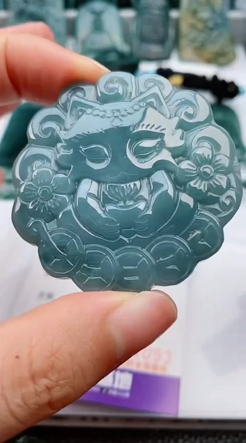 翡翠未镶嵌颈饰