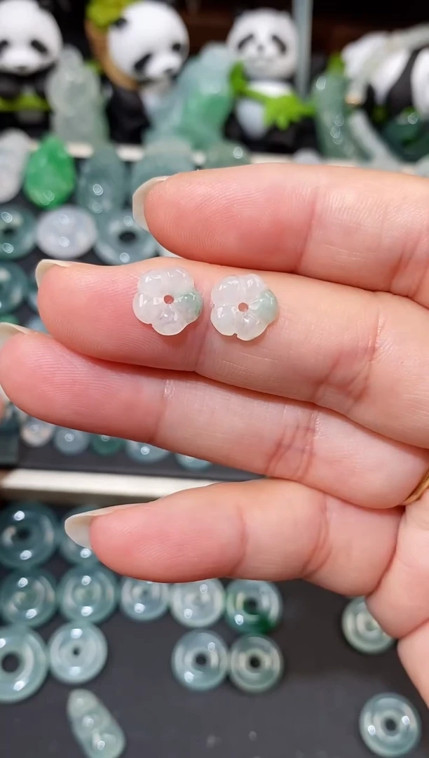 散珠翡翠小花一对
