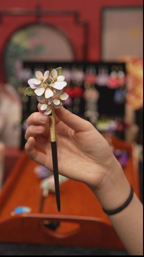 刺绣会****?非遗苏绣绒花手工饰品