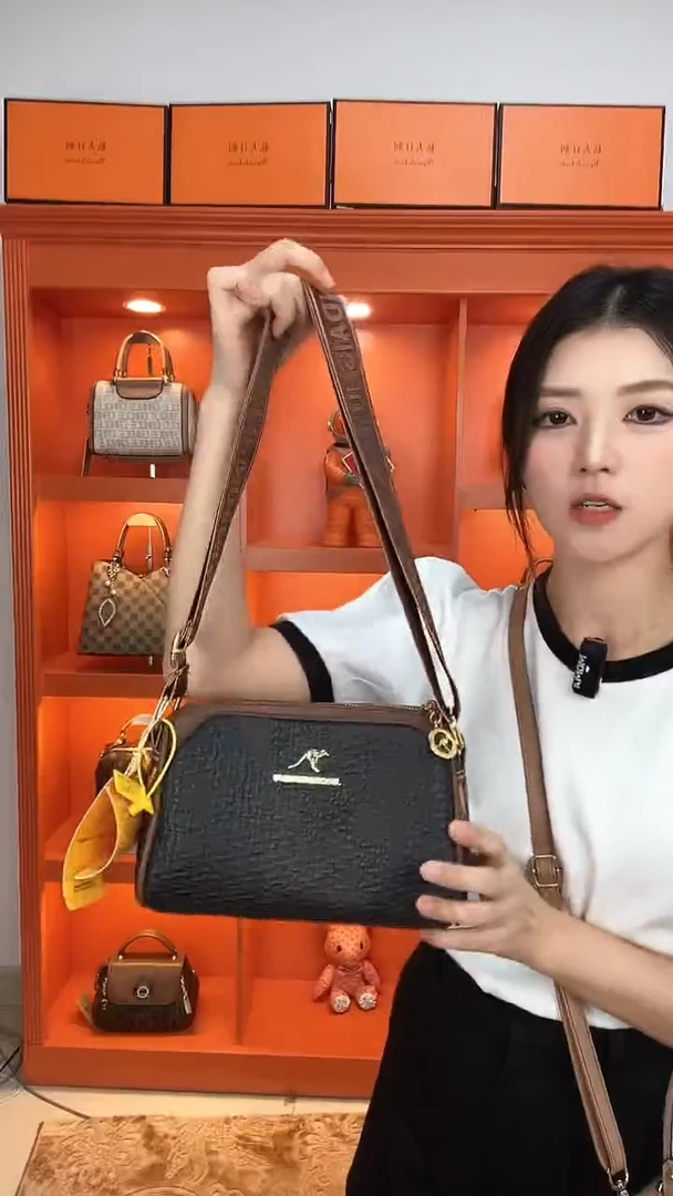 小牛皮（革）斜跨单肩包