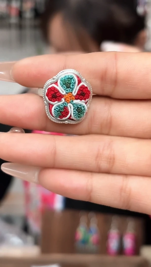 【闪购商品】织绣织绣民族风老绣饰品186