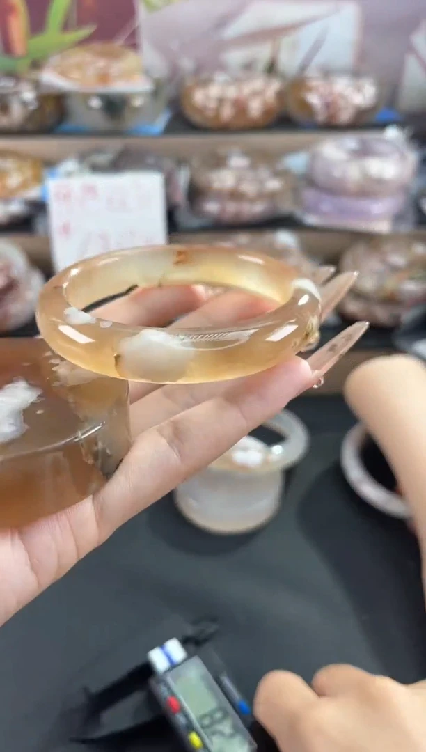 未镶嵌手镯石英质玉57