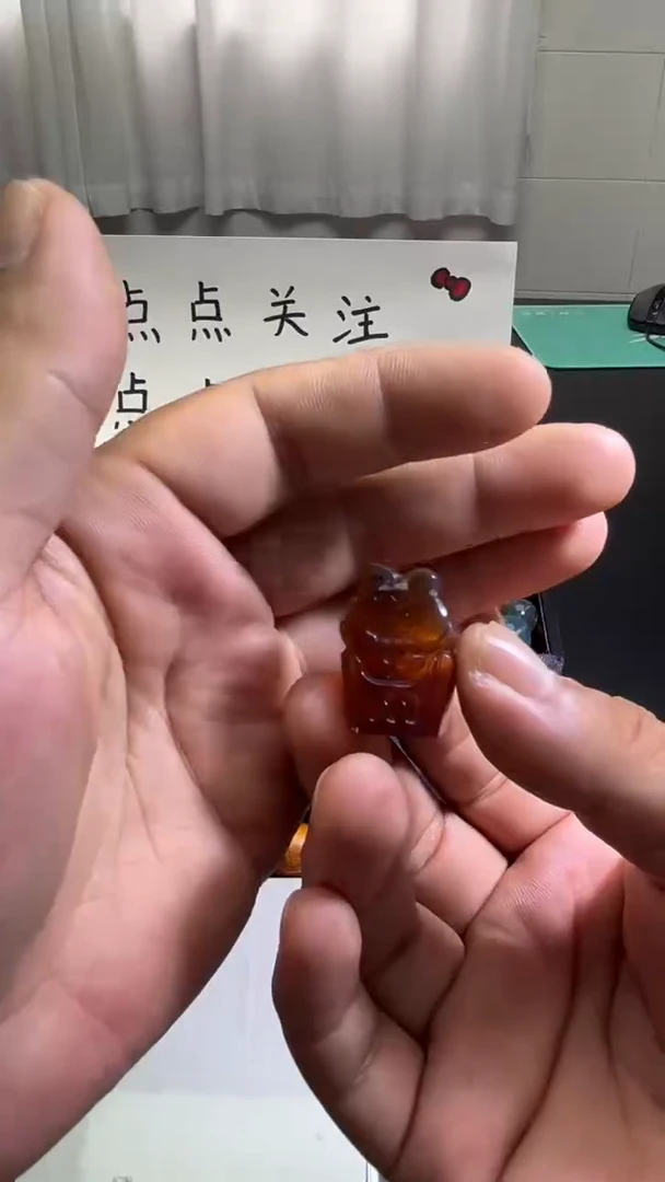 未镶嵌琥珀裸石20