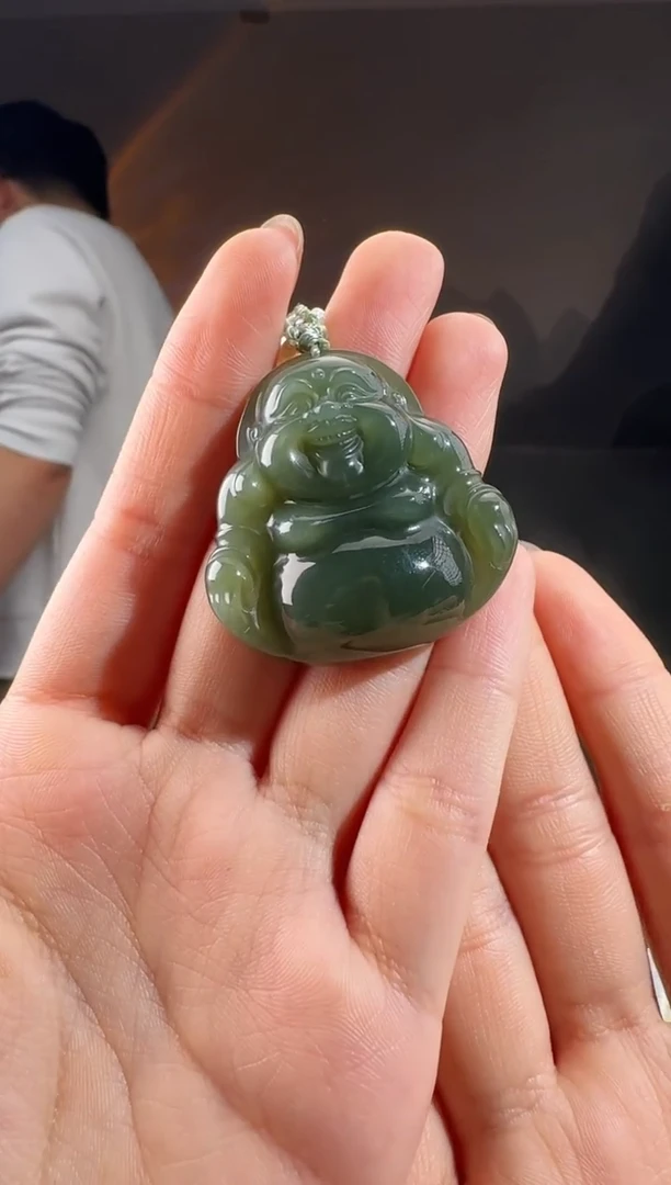 颈饰未镶嵌和田玉佛公