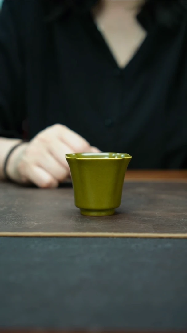 杯景德镇茶叶末四方花口杯