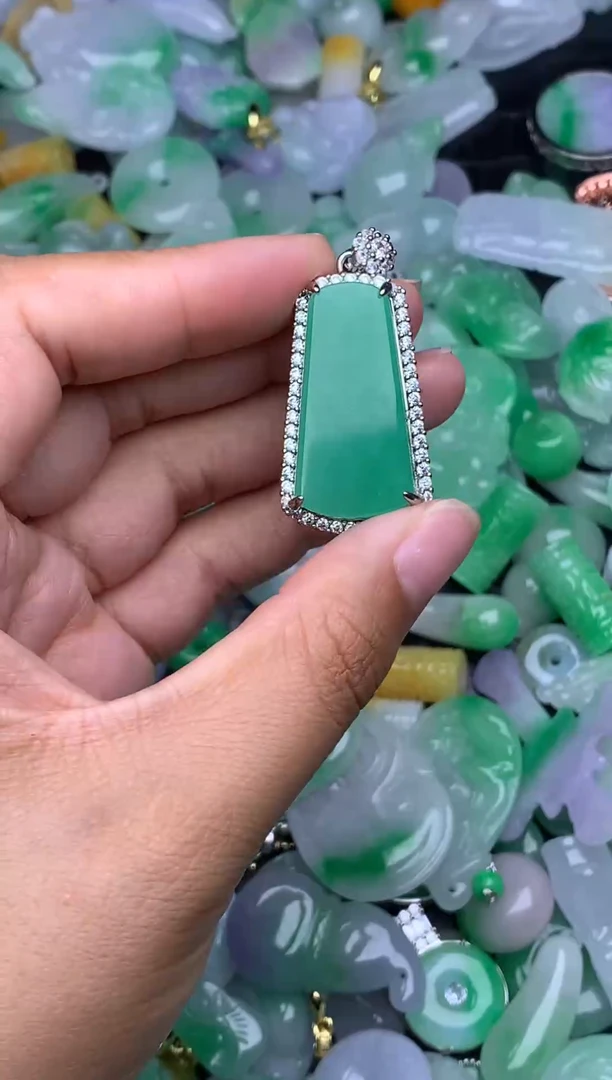 翡翠未镶嵌颈饰天然缅甸翡翠吊坠