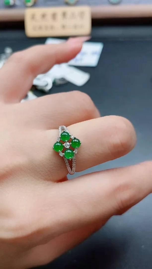 银S925镶嵌戒指翡翠1