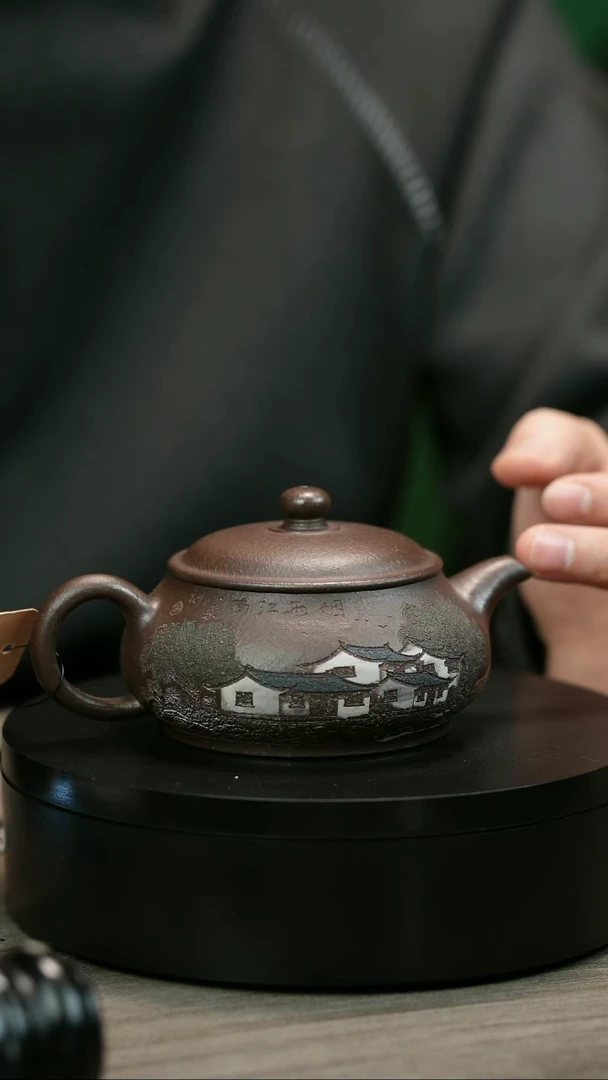 茶壶紫砂林**旧H2358赵翠虹紫泥彩刻明炉