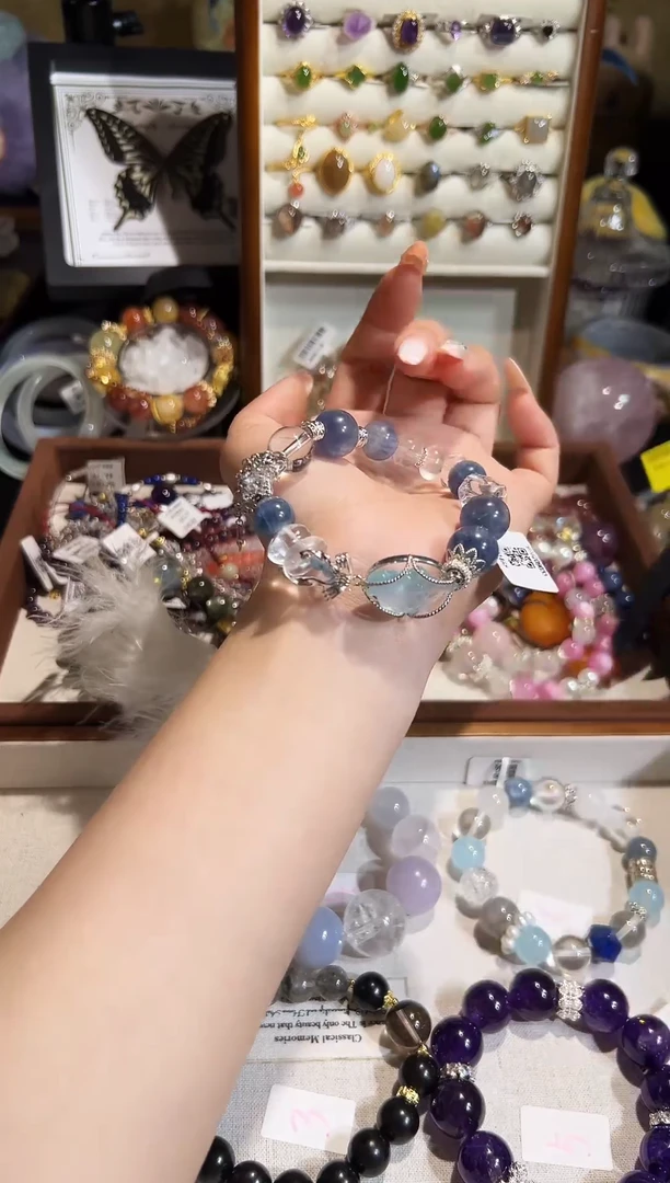 未镶嵌手链水晶多样性发其一，颜色微差