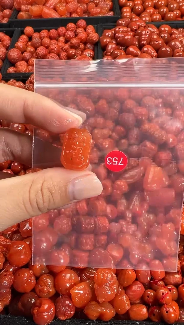 颈饰未镶嵌南红玛瑙1