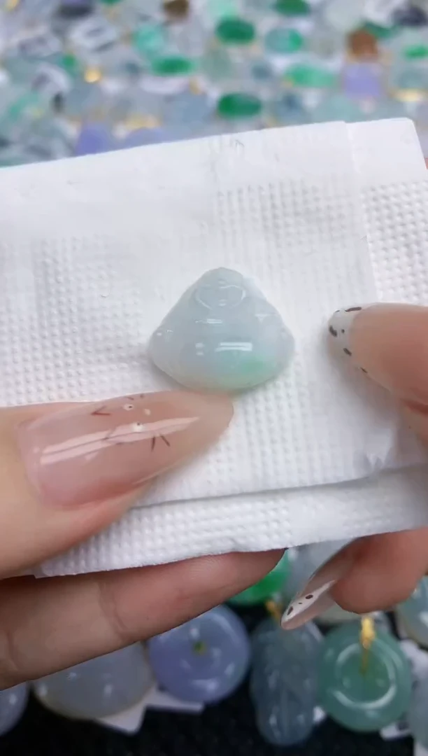 翡翠未镶嵌颈饰   天然翡翠A货