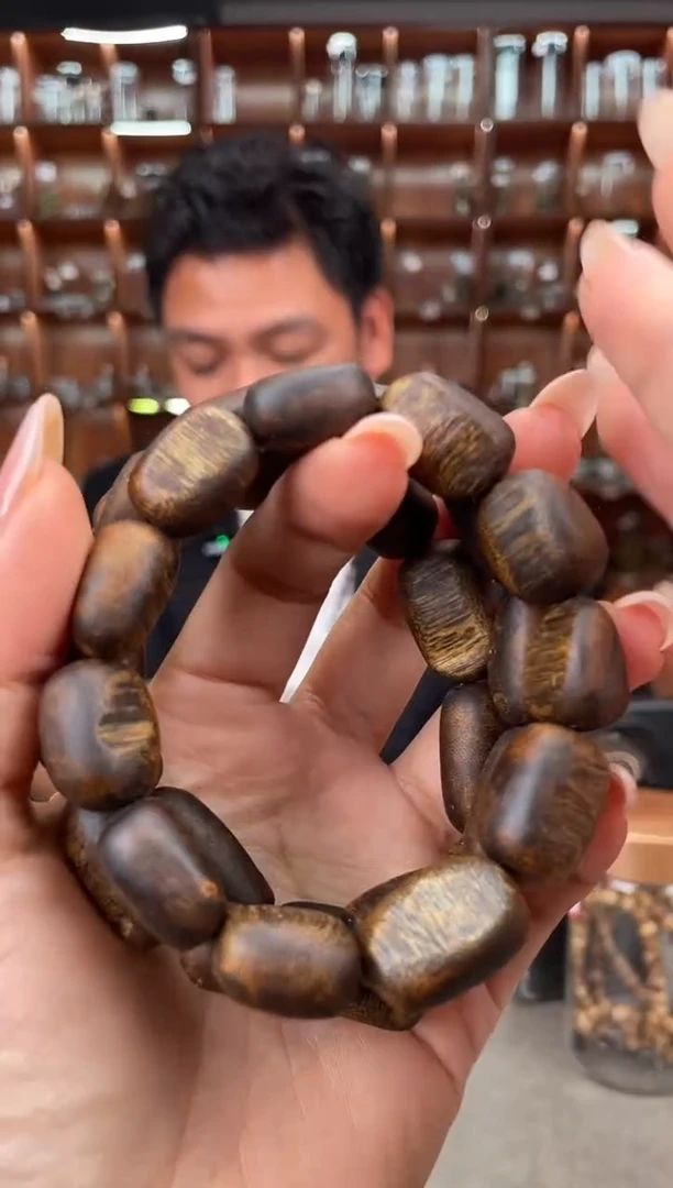 【闪购商品】沉香手串30号老料国香绿奇楠多样性发一条