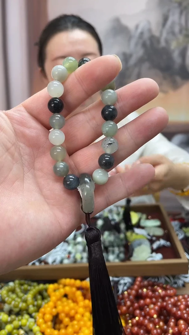 未镶嵌岫玉手链·