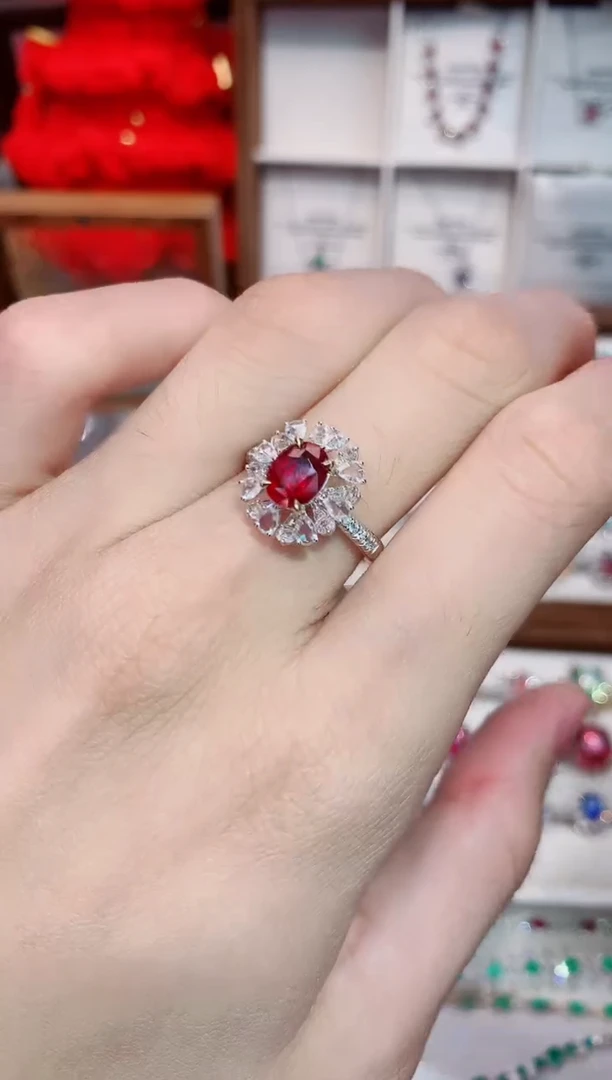 18K金镶嵌戒指红宝石1.4ct/天然宝石/七天无理由