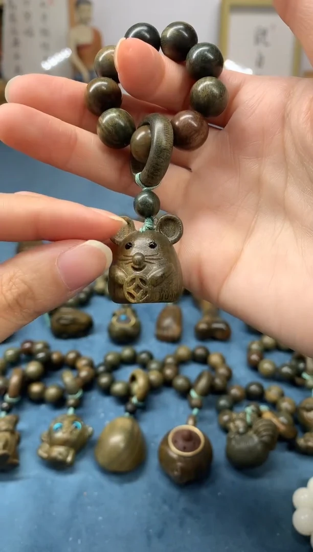 【闪购商品】维腊木（绿檀）把件鼠来宝 盘玩件