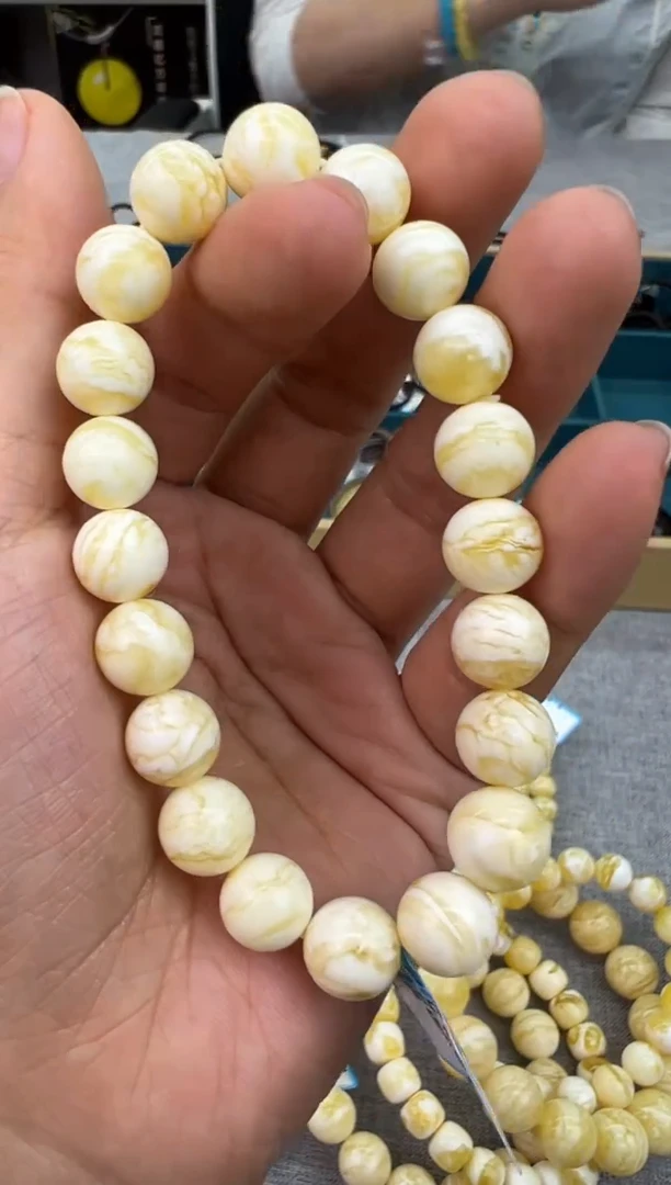 未镶嵌琥珀手链234秒拍号