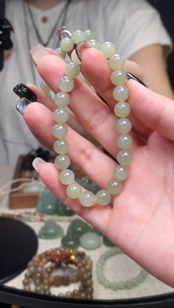 颈饰未镶嵌和田玉手串