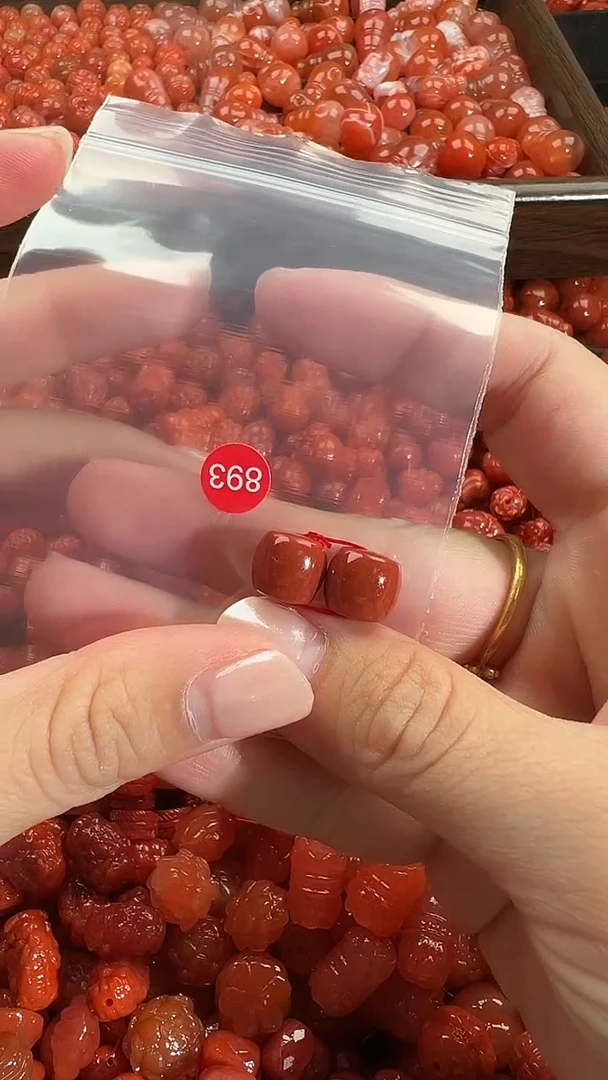 颈饰未镶嵌南红玛瑙1